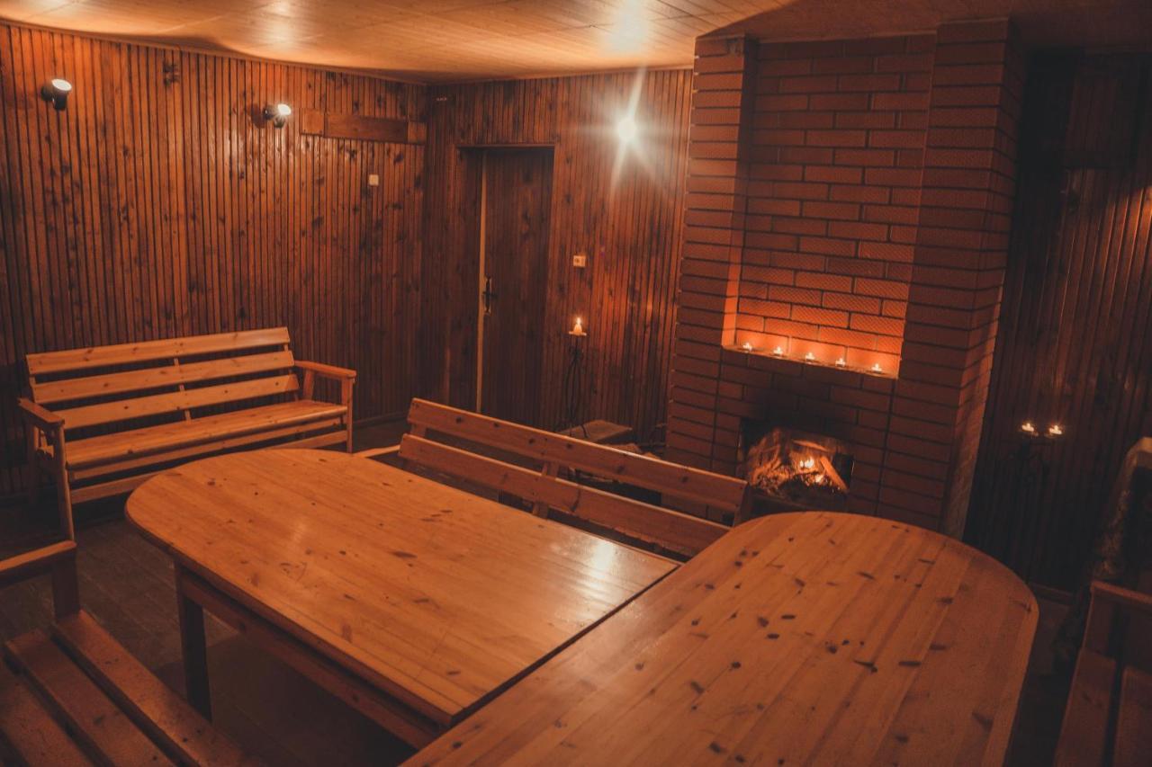 Hotell Paeaesuke Johvi Ngoại thất bức ảnh