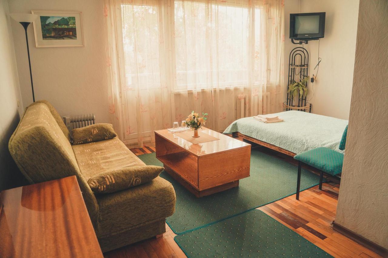 Hotell Paeaesuke Johvi Ngoại thất bức ảnh