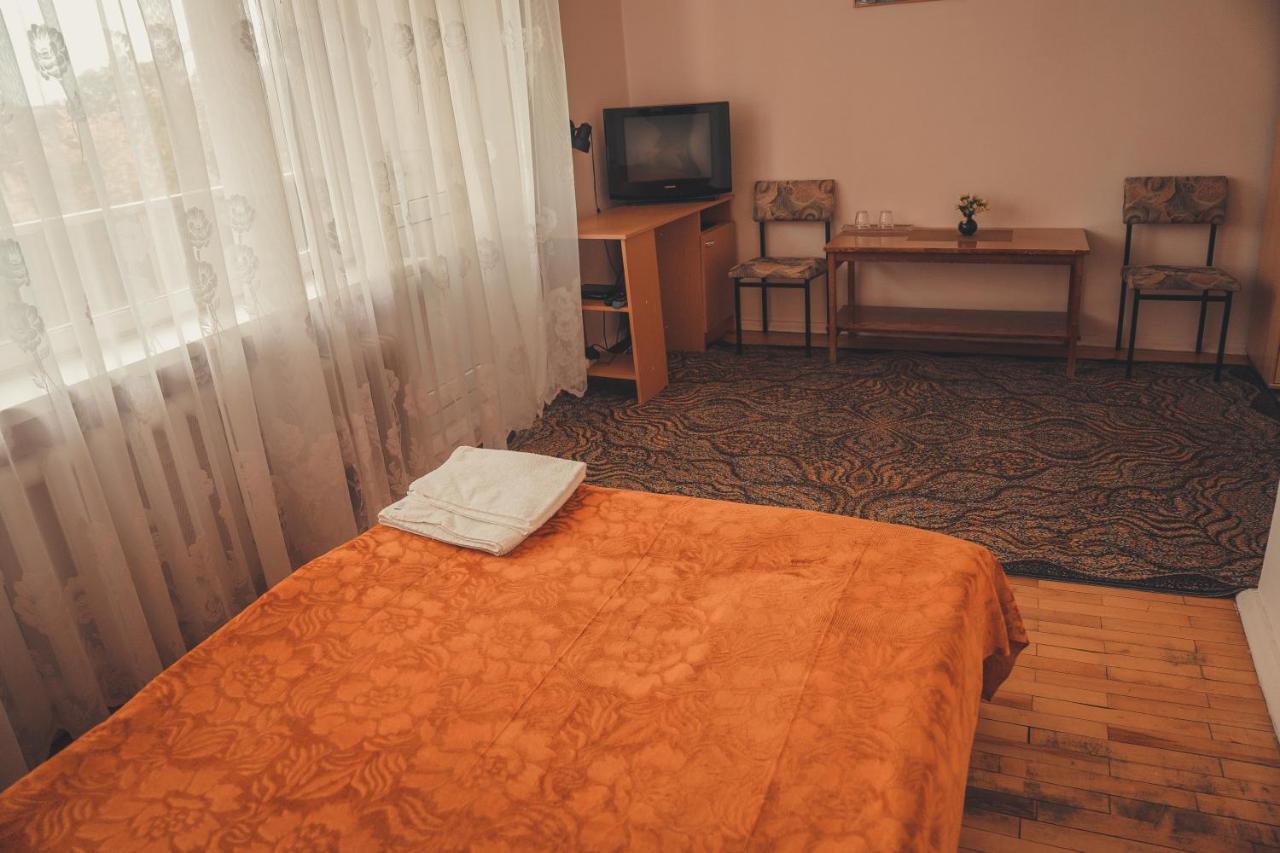 Hotell Paeaesuke Johvi Ngoại thất bức ảnh