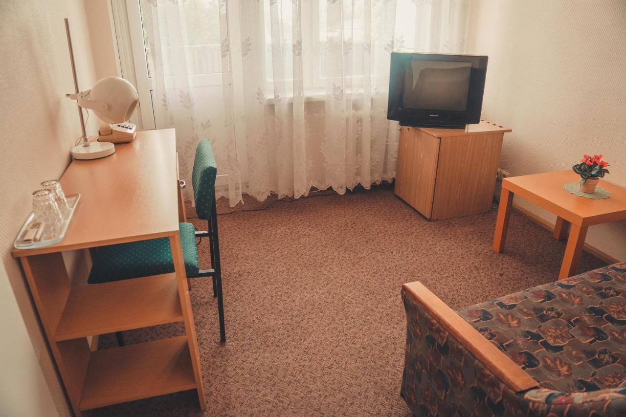 Hotell Paeaesuke Johvi Ngoại thất bức ảnh